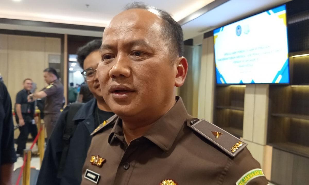 Kejagung Sita Uang Rp1 Miliar Usai Geledah Kantor Samin Tan Kejagung Sita Uang Rp1 Miliar Usai Geledah Kantor Samin Tan