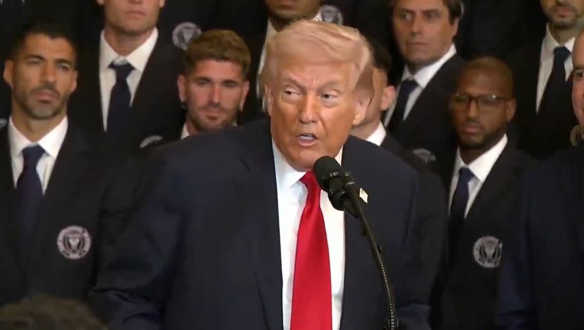 Klaim Tujuan Tercapai, Trump Umumkan AS Akan Tinggalkan Iran Tanpa Buka Selat Hormuz Klaim Tujuan Tercapai, Trump Umumkan AS Akan Tinggalkan Iran Tanpa Buka Selat Hormuz