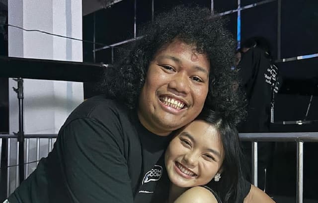 Tangis Cesen Pecah Usai Marshel Widianto Kritis Usai Dioperasi Tangis Cesen Pecah Usai Marshel Widianto Kritis Usai Dioperasi