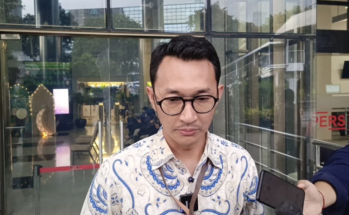 KPK Geledah Rumah Ono Surono Dalami Dugaan Penerimaan Dana KPK Geledah Rumah Ono Surono Dalami Dugaan Penerimaan Dana