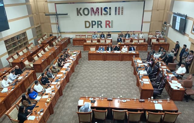 Komisi III DPR Minta Jamwas Evaluasi Kejari Karo Terkait Kasus Amsal Sitepu Komisi III DPR Minta Jamwas Evaluasi Kejari Karo Terkait Kasus Amsal Sitepu