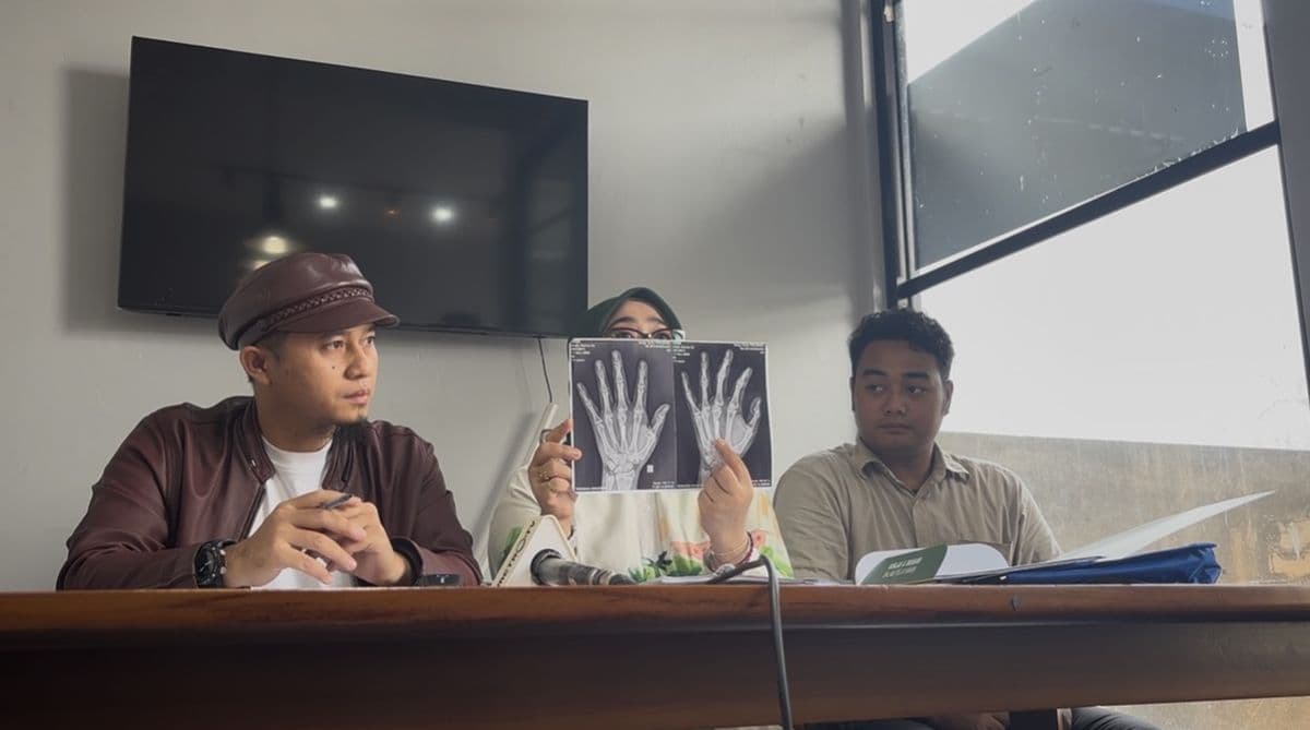 Ibu Korban Peluru Nyasar di Gresik Bantah Minta Kompensasi Rp3,3 Miliar ke TNI Ibu Korban Peluru Nyasar di Gresik Bantah Minta Kompensasi Rp3,3 Miliar ke TNI