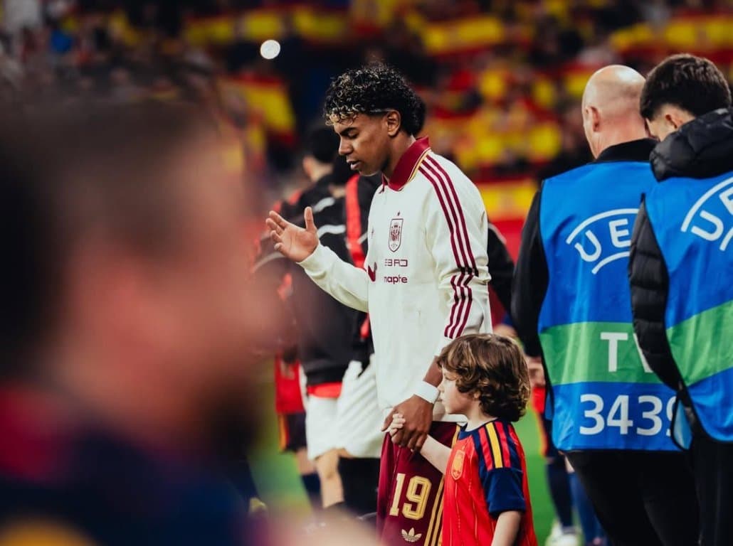 Respons Lamine Yamal Dengar Chant Anti-Islam di Laga Timnas Spanyol vs Mesir: Saya Muslim! Respons Lamine Yamal Dengar Chant Anti-Islam di Laga Timnas Spanyol vs Mesir: Saya Muslim!