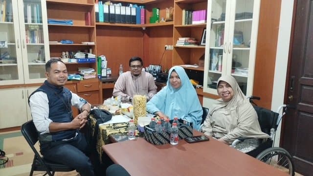 Kisah Inspiratif Seorang Ibu dengan Keterbatasan, Tumbuh dan Bangkit bersama PNM Kisah Inspiratif Seorang Ibu dengan Keterbatasan, Tumbuh dan Bangkit bersama PNM