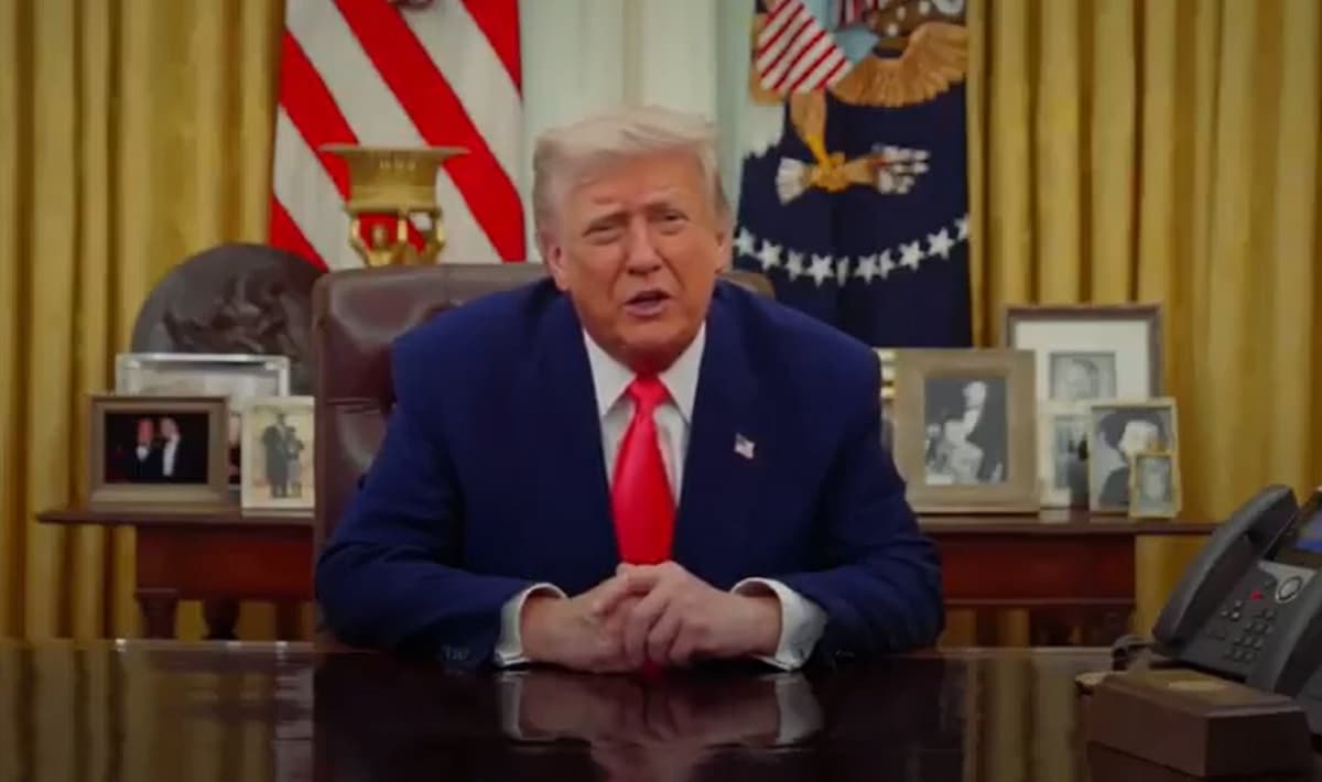 Tak Muncul Sejak Jet Tempur AS Ditembak Jatuh, Trump Dikabarkan Dilarikan ke RS Tak Muncul Sejak Jet Tempur AS Ditembak Jatuh, Trump Dikabarkan Dilarikan ke RS