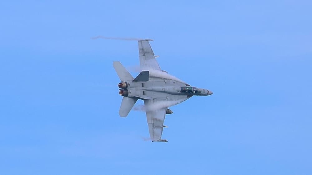 Pilot Jet Tempur F-15 yang Ditembak Jatuh Iran Berhasil Diselamatkan Pasukan Khusus AS Pilot Jet Tempur F-15 yang Ditembak Jatuh Iran Berhasil Diselamatkan Pasukan Khusus AS