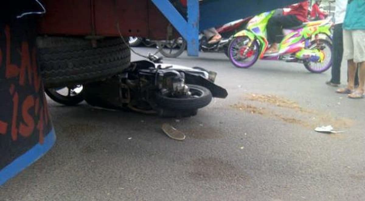Sopir Truk TNI Tabrak Motor di Kalideres Diperiksa Denpom Sopir Truk TNI Tabrak Motor di Kalideres Diperiksa Denpom