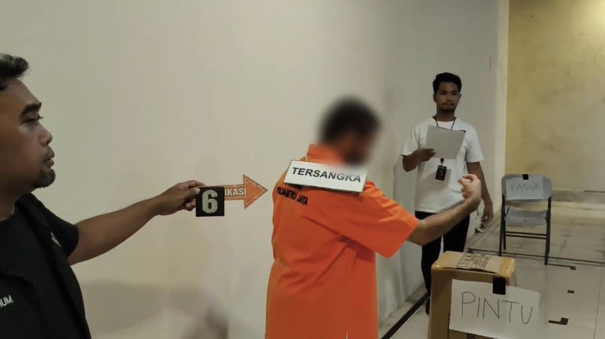 Rekonstruksi, Pelaku Pembunuhan Cucu Mpok Nori Peragakan 45 Adegan Rekonstruksi, Pelaku Pembunuhan Cucu Mpok Nori Peragakan 45 Adegan