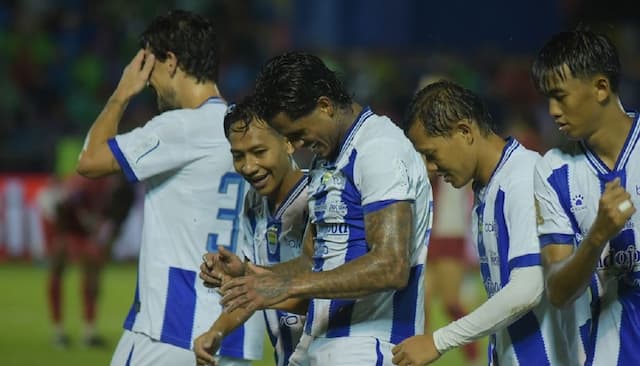 Persib Bandung Menang 2-0 atas Semen Padang, Beckham Putra: Tidak Mudah Menang di Sini Persib Bandung Menang 2-0 atas Semen Padang, Beckham Putra: Tidak Mudah Menang di Sini