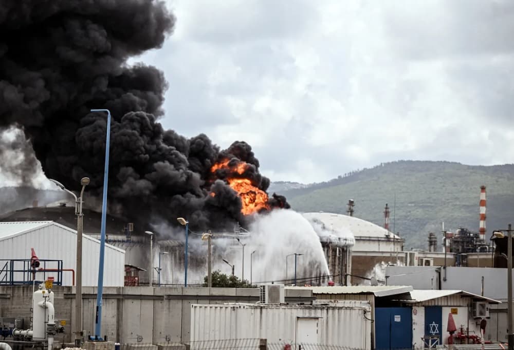Serangan Balasan Iran Hantam Kompleks Petrokimia, Buat Israel Khawatir Serangan Balasan Iran Hantam Kompleks Petrokimia, Buat Israel Khawatir