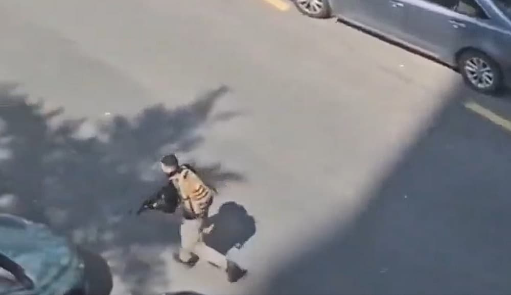 Baku Tembak Pecah di Dekat Konsulat Israel di Istanbul, 3 Orang Tewas Baku Tembak Pecah di Dekat Konsulat Israel di Istanbul, 3 Orang Tewas