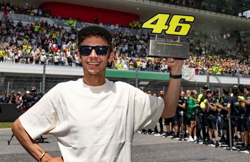 Kisah Valentino Rossi, Legenda MotoGP yang Tak Pernah Cedera Arm Pump karena Faktor Genetik Kisah Valentino Rossi, Legenda MotoGP yang Tak Pernah Cedera Arm Pump karena Faktor Genetik