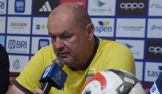 Persib Bandung Unggul 9 Poin atas Persija Jakarta, Bojan Hodak: Kompetisi Masih Panjang Persib Bandung Unggul 9 Poin atas Persija Jakarta, Bojan Hodak: Kompetisi Masih Panjang