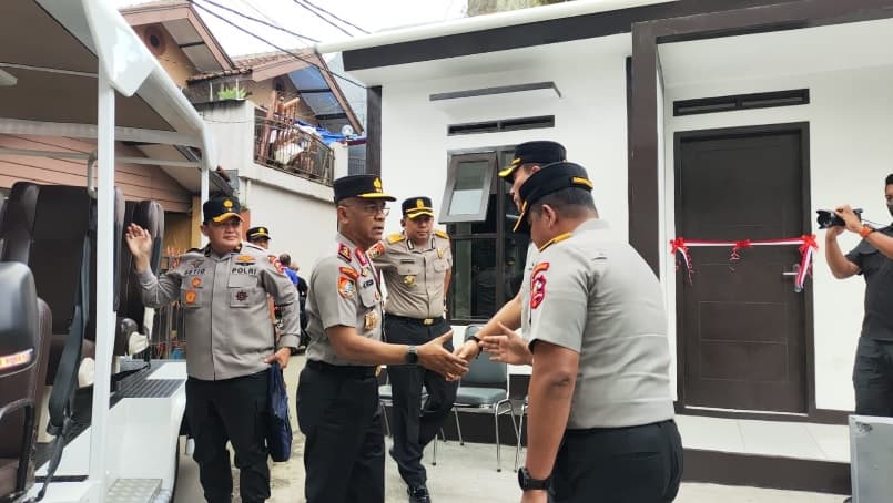 Rumah Pasutri Lansia Ini Kini Kembali Layak Usai Direnovasi Siswa Sespimti Polri Rumah Pasutri Lansia Ini Kini Kembali Layak Usai Direnovasi Siswa Sespimti Polri