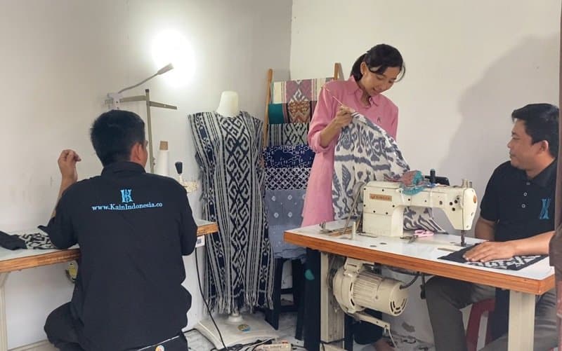 LinkUMKM BRI Dukung Usaha Fesyen Naik Kelas, Sulap Wastra Nusantara Jadi Busana Modern LinkUMKM BRI Dukung Usaha Fesyen Naik Kelas, Sulap Wastra Nusantara Jadi Busana Modern