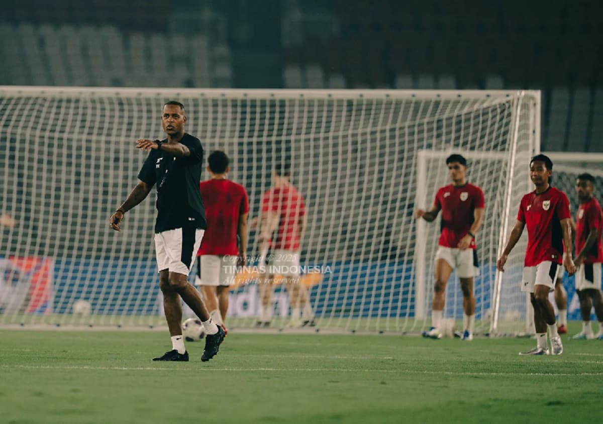 Patrick Kluivert Resmi Comeback ke Indonesia, Masyarakat Diimbau Jaga Sikap Patrick Kluivert Resmi Comeback ke Indonesia, Masyarakat Diimbau Jaga Sikap