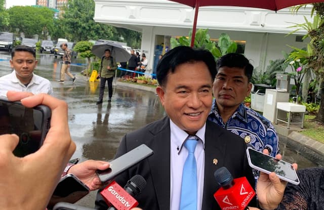 Kasus Air Keras Aktivis KontraS, Yusril Tegaskan Tersangka Tetap Diadili di Peradilan Militer Kasus Air Keras Aktivis KontraS, Yusril Tegaskan Tersangka Tetap Diadili di Peradilan Militer