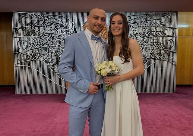 Kisah Pebulu Tangkis Supercantik asal Bulgaria Stefani Stoeva, Berawal dari Cinlok hingga Menikah dengan Pelatihnya Sendiri Kisah Pebulu Tangkis Supercantik asal Bulgaria Stefani Stoeva, Berawal dari Cinlok hingga Menikah dengan Pelatihnya Sendiri