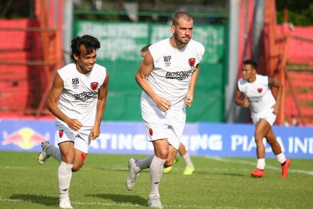 Pemain Asing dari Belanda Tolak Tawaran Jadi WNI, Tak Mau Tinggal Selamanya di Indonesia! Pemain Asing dari Belanda Tolak Tawaran Jadi WNI, Tak Mau Tinggal Selamanya di Indonesia!