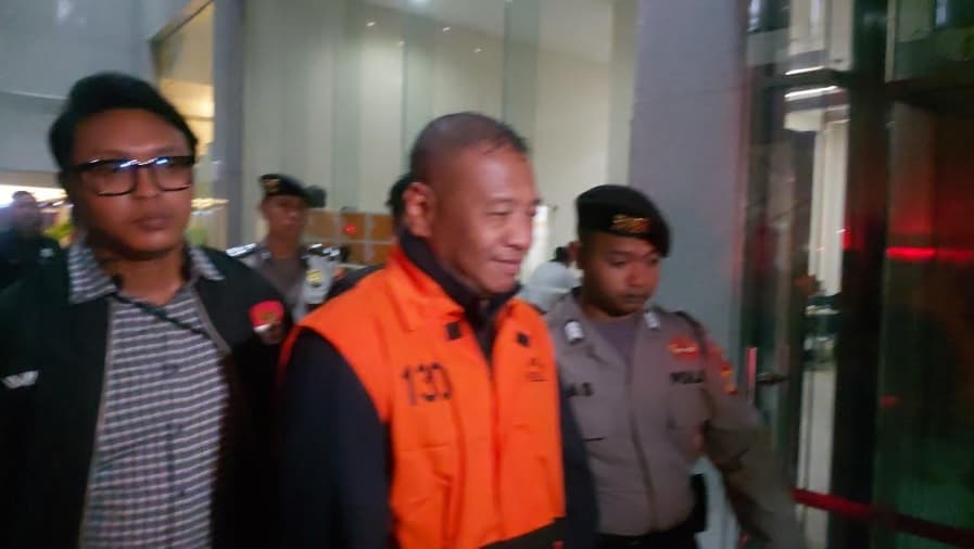 Ditetapkan Tersangka KPK, Bupati Tulungagung Bungkam Dicecar Wartawan Ditetapkan Tersangka KPK, Bupati Tulungagung Bungkam Dicecar Wartawan