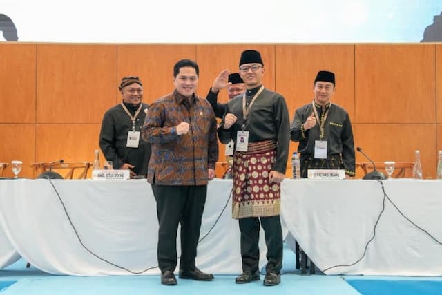 Sugiono Resmi Jadi Ketum PB IPSI, Menpora Erick Dukung Pencak Silat Mendunia Sugiono Resmi Jadi Ketum PB IPSI, Menpora Erick Dukung Pencak Silat Mendunia