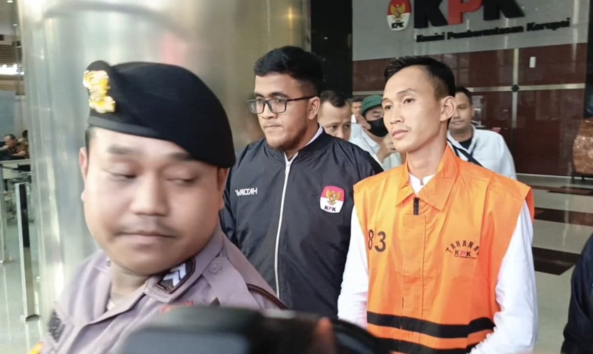 Usai Diperiksa, Ajudan Gubernur Riau nonaktif Abdul Wahid Ditahan KPK Usai Diperiksa, Ajudan Gubernur Riau nonaktif Abdul Wahid Ditahan KPK