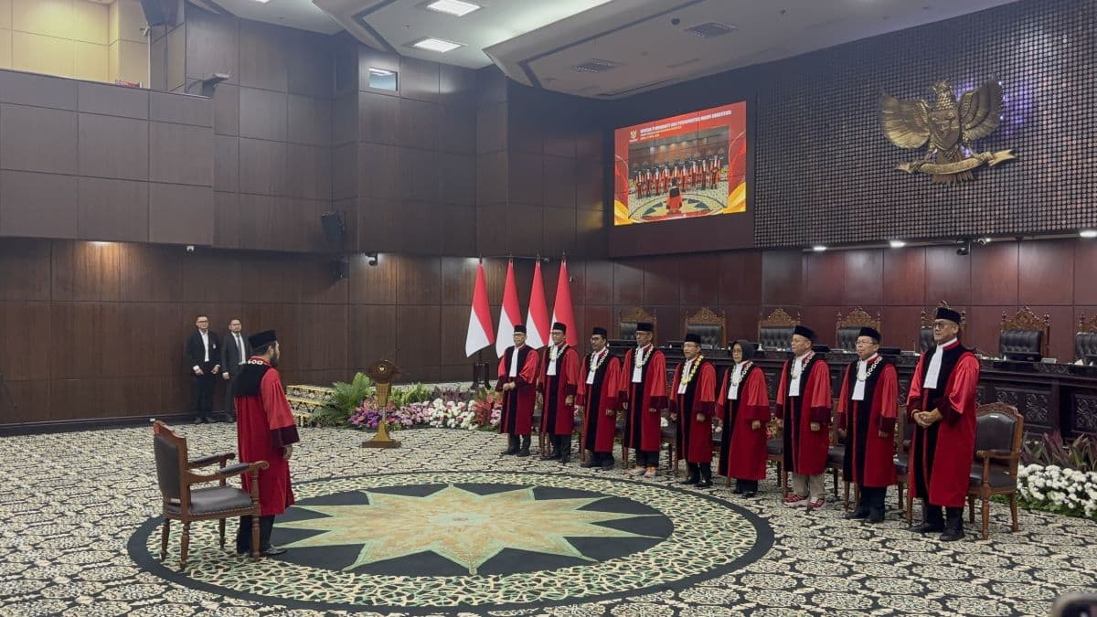 Resmi! Anwar Usman Pensiun dari MK Resmi! Anwar Usman Pensiun dari MK