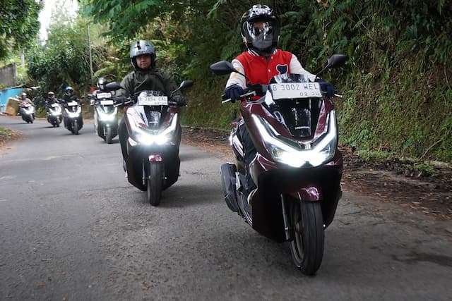 Ganti Ban Motor Jadi Lebih Besar Biar Kelihatan Gagah, Waspadai 6 Dampaknya Ganti Ban Motor Jadi Lebih Besar Biar Kelihatan Gagah, Waspadai 6 Dampaknya