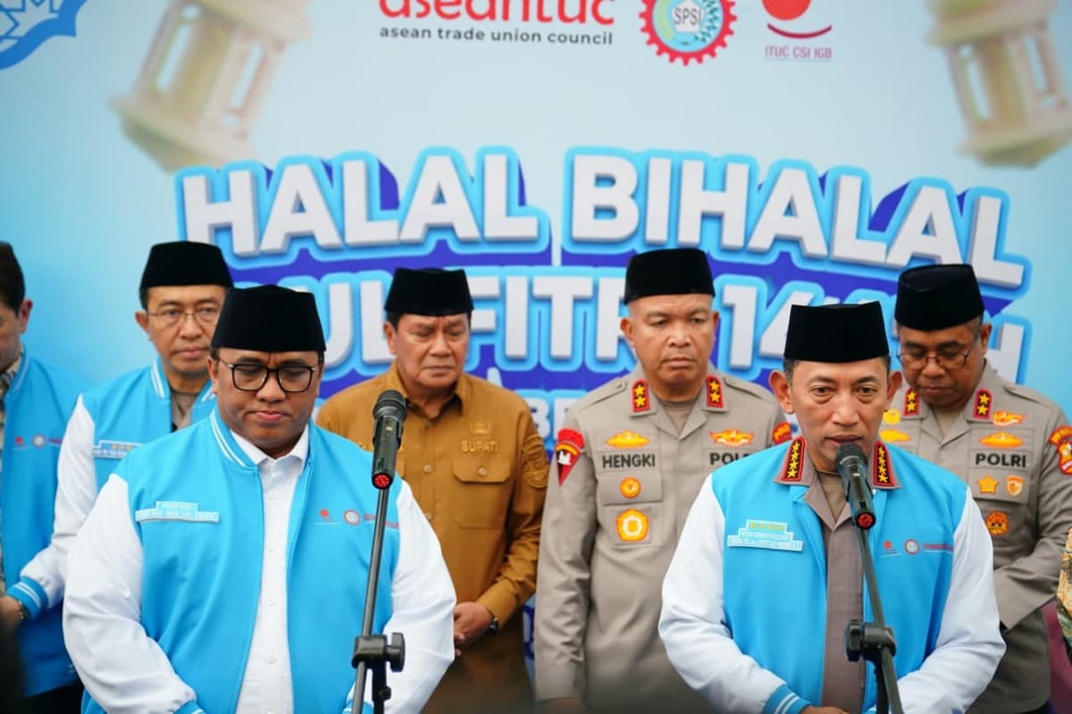 Kapolri Komitmen Perkuat Soliditas dengan Buruh hingga Ciptakan Iklim Investasi Kondusif Kapolri Komitmen Perkuat Soliditas dengan Buruh hingga Ciptakan Iklim Investasi Kondusif