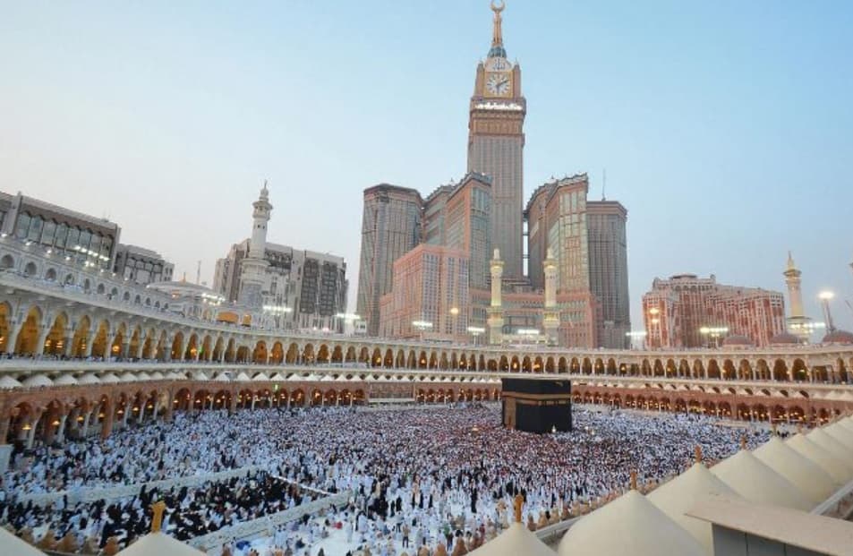Arab Saudi Resmi Tetapkan Pembatasan Akses ke Kota Makkah Arab Saudi Resmi Tetapkan Pembatasan Akses ke Kota Makkah
