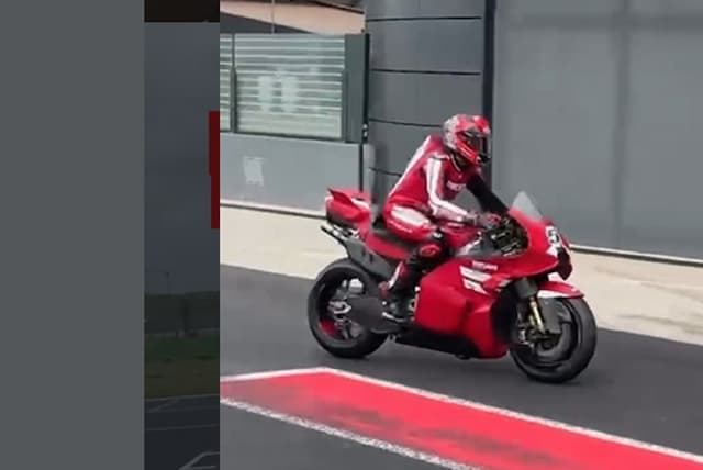 Motor Desmosedici GP27 Bocor! Tunggangan Marc Marquez di MotoGP 2027? Motor Desmosedici GP27 Bocor! Tunggangan Marc Marquez di MotoGP 2027?