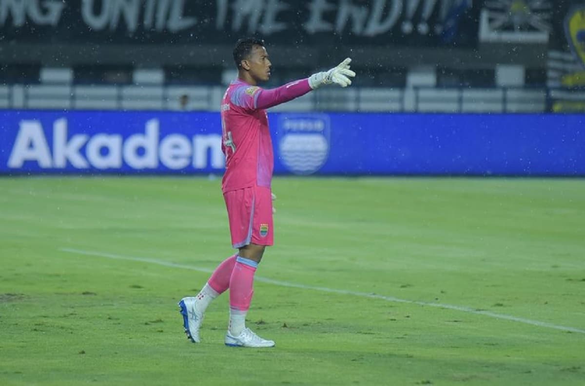 Teja Paku Alam Pilih Persib Bandung Hattrick Juara Super League ketimbang Pecahkan Rekor Clean Sheet Yoo Jae-hoon! Teja Paku Alam Pilih Persib Bandung Hattrick Juara Super League ketimbang Pecahkan Rekor Clean Sheet Yoo Jae-hoon!
