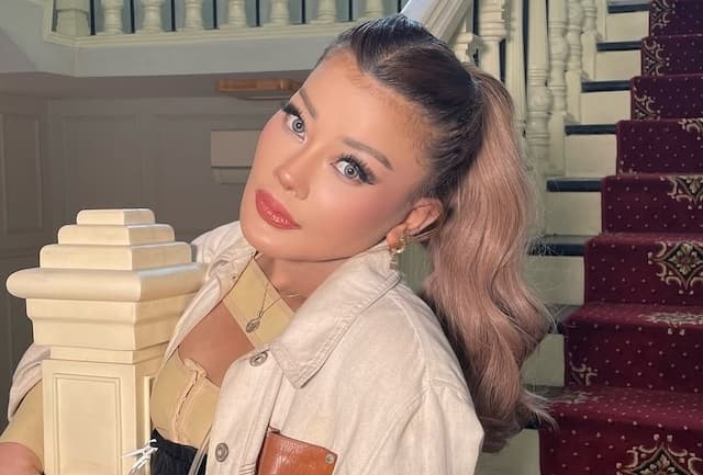 Bobot Sempat 138 Kilogram, Shindy Fioerla Jadi Korban Body Shaming Suami Sendiri Bobot Sempat 138 Kilogram, Shindy Fioerla Jadi Korban Body Shaming Suami Sendiri