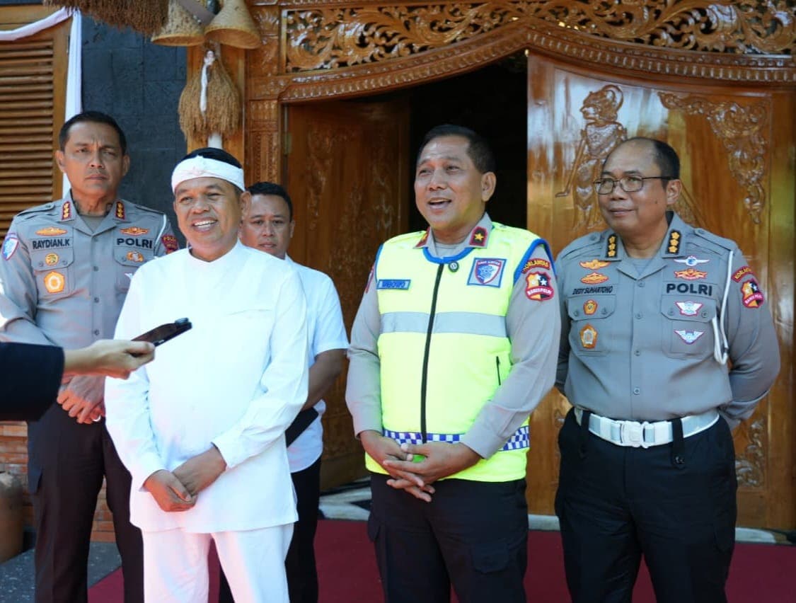 Polri Pastikan Bayar Pajak Kendaraan Tak Wajib KTP Pemilik Lama Polri Pastikan Bayar Pajak Kendaraan Tak Wajib KTP Pemilik Lama