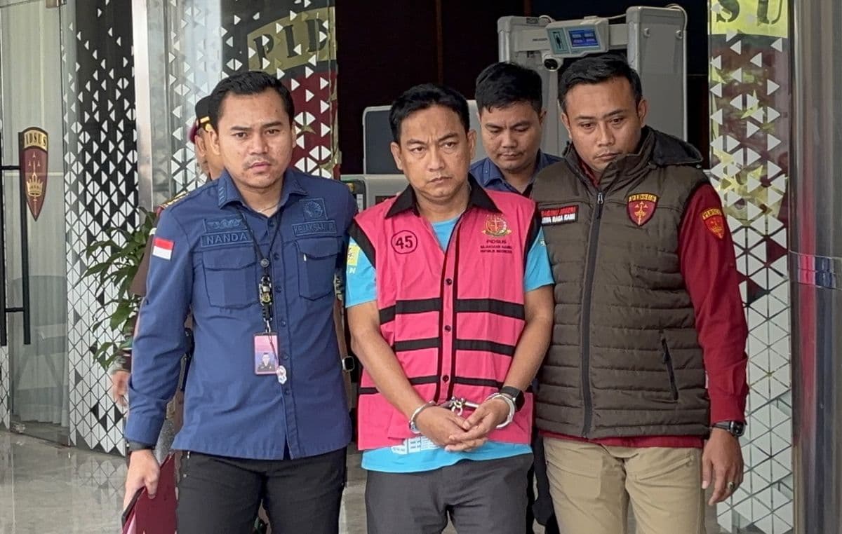 Ketua Ombudsman Hery Susanto Ditangkap Kejagung, Selama Ini Awasi Sektor Strategis Ketua Ombudsman Hery Susanto Ditangkap Kejagung, Selama Ini Awasi Sektor Strategis