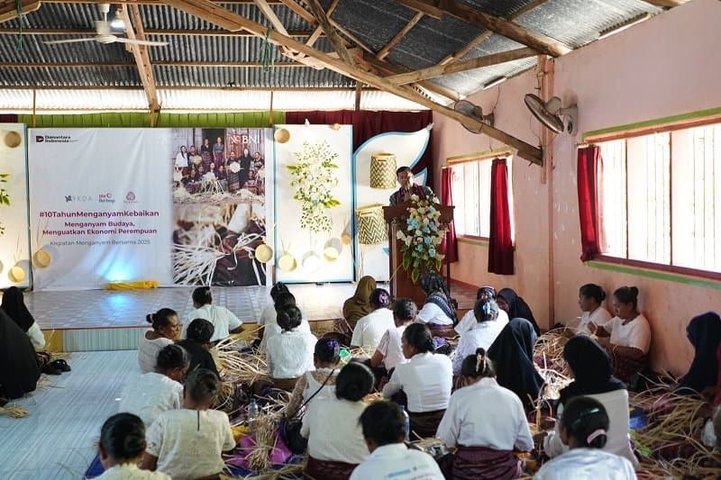 Berdaya lewat Karya, BNI Ajak 430 Perempuan NTT Menganyam Daun Lontar Berdaya lewat Karya, BNI Ajak 430 Perempuan NTT Menganyam Daun Lontar
