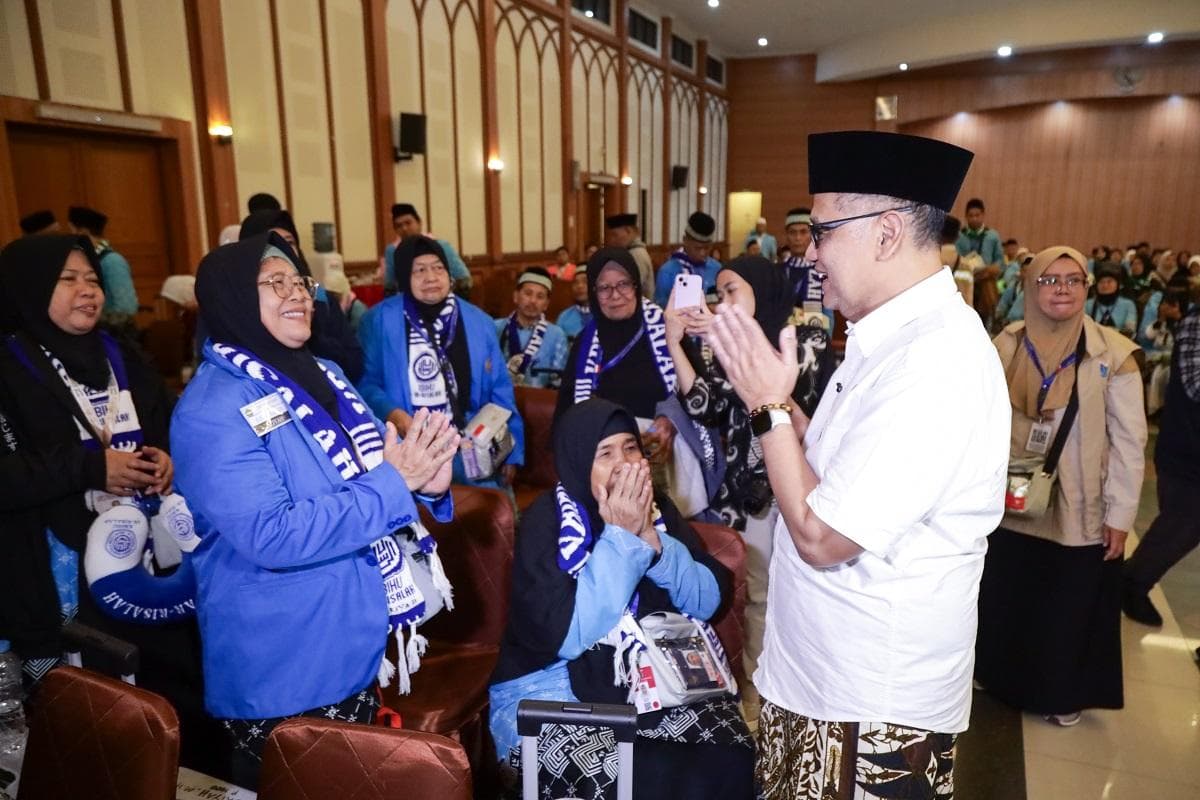 Menhaj Lepas Kloter Pertama Jemaah Haji 2026: Semoga Lancar dan Mabrur Menhaj Lepas Kloter Pertama Jemaah Haji 2026: Semoga Lancar dan Mabrur