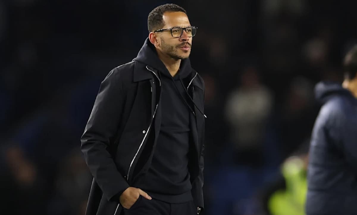 Liam Rosenior Dipecat Setelah Chelsea Kalah 0-3 dari Brighton & Hove Albion di Liga Inggris 2025-2026? Liam Rosenior Dipecat Setelah Chelsea Kalah 0-3 dari Brighton & Hove Albion di Liga Inggris 2025-2026?