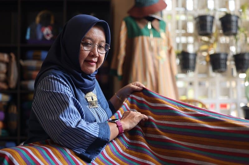BRI Bangkitkan Ekonomi Perempuan dan Angkat Tenun Lurik ke Pasar Lebih Luas BRI Bangkitkan Ekonomi Perempuan dan Angkat Tenun Lurik ke Pasar Lebih Luas
