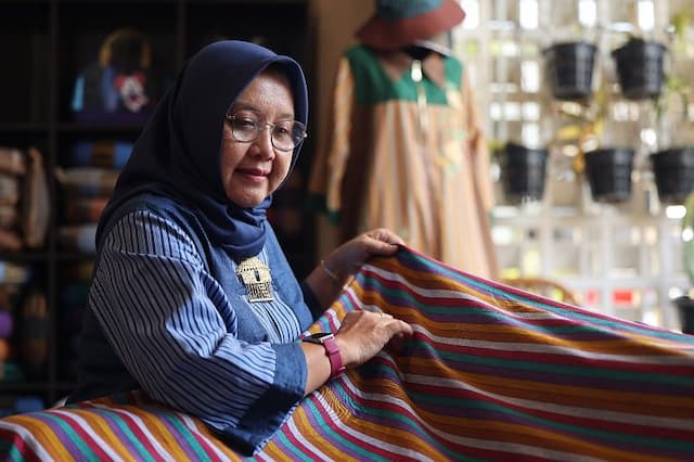 BRI Bangkitkan Ekonomi Perempuan dan Angkat Tenun Lurik ke Pasar Lebih Luas BRI Bangkitkan Ekonomi Perempuan dan Angkat Tenun Lurik ke Pasar Lebih Luas