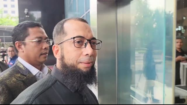 Khalid Basalamah Penuhi Panggilan KPK, Diperiksa Soal Kasus Korupsi Kuota Haji Khalid Basalamah Penuhi Panggilan KPK, Diperiksa Soal Kasus Korupsi Kuota Haji