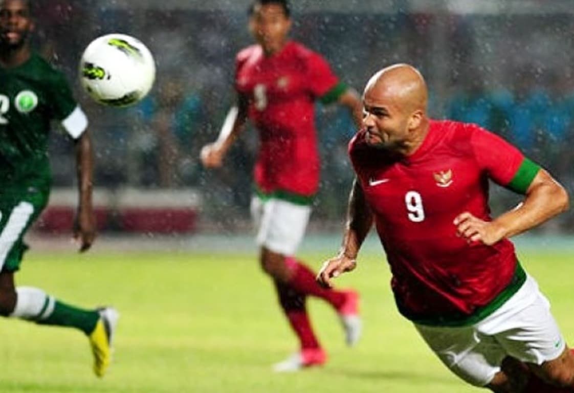 5 Kisah Pemain Naturalisasi yang Gagal Bersinar Bersama Timnas Indonesia, Nomor 1 Banting Setir Jadi Satpam! 5 Kisah Pemain Naturalisasi yang Gagal Bersinar Bersama Timnas Indonesia, Nomor 1 Banting Setir Jadi Satpam!