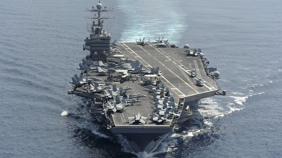 Trump Perintahkan AL AS "Tembak dan Bunuh" Kapal Penyebar Ranjau di Selat Hormuz Trump Perintahkan AL AS "Tembak dan Bunuh" Kapal Penyebar Ranjau di Selat Hormuz