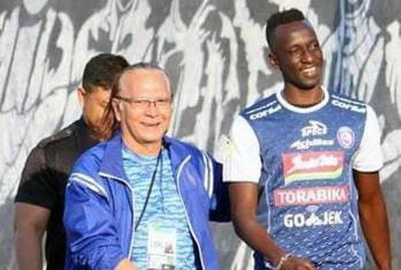 5 Pemain Bintang yang Pernah Berkarier di Persib Bandung dan Arema FC, Nomor 1 El Loco Gonzales! 5 Pemain Bintang yang Pernah Berkarier di Persib Bandung dan Arema FC, Nomor 1 El Loco Gonzales!