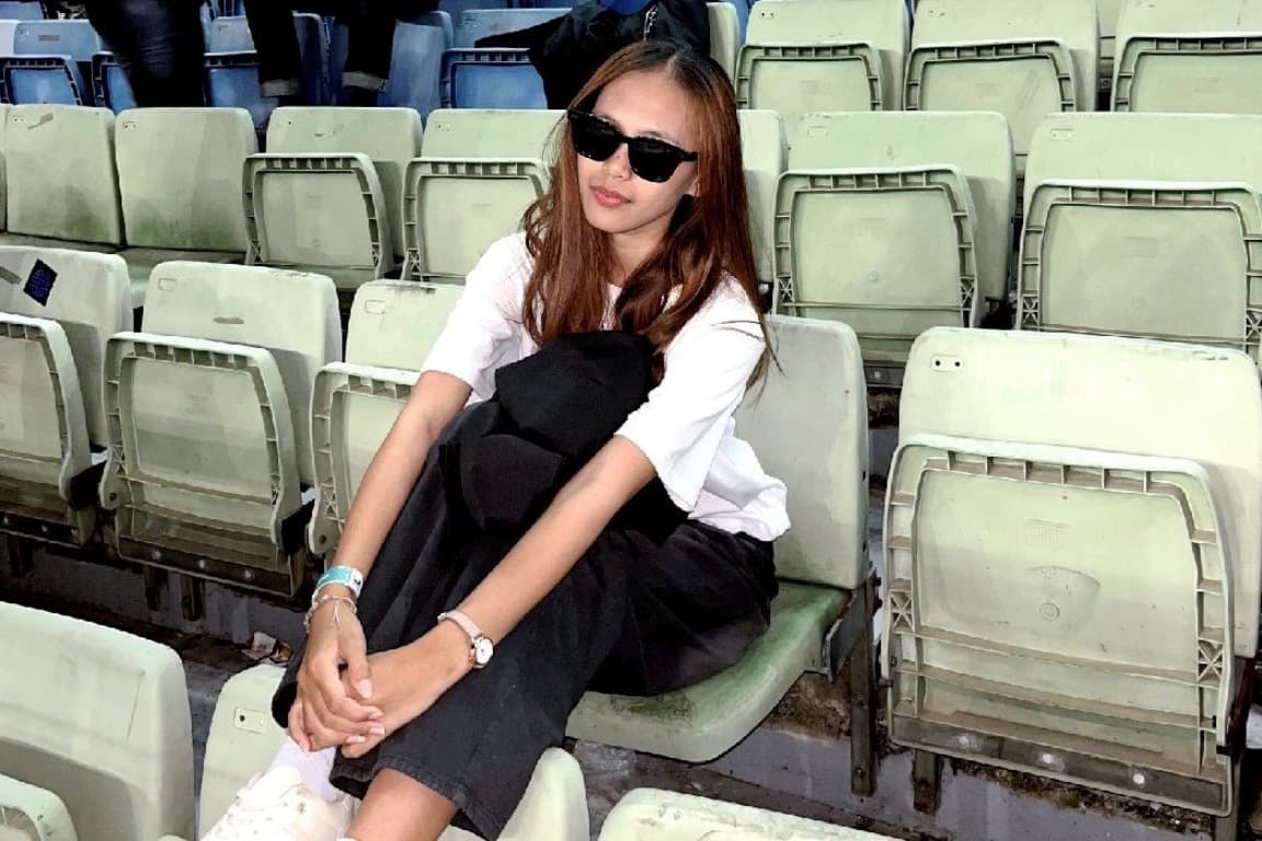 Bobotoh Cantik Mega Rully Amelia Prediksi Persib Bandung Sikat Arema FC 2-1 Bobotoh Cantik Mega Rully Amelia Prediksi Persib Bandung Sikat Arema FC 2-1