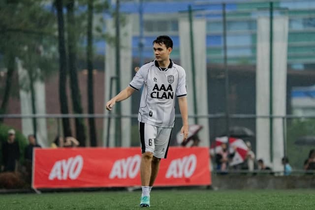 Kisah Nyoman Paul Aro, Nyaris Jadi Pemain Timnas Indonesia Kini Banting Setir sebagai Penyanyi Kisah Nyoman Paul Aro, Nyaris Jadi Pemain Timnas Indonesia Kini Banting Setir sebagai Penyanyi