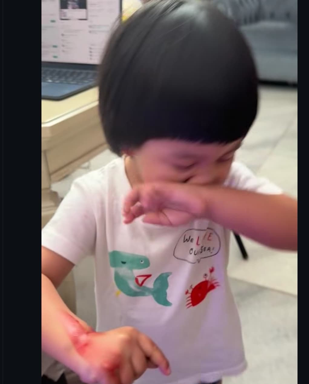Denise Chariesta Panik Posting Video Anak Mimisan, Netizen Justru Sinis Denise Chariesta Panik Posting Video Anak Mimisan, Netizen Justru Sinis