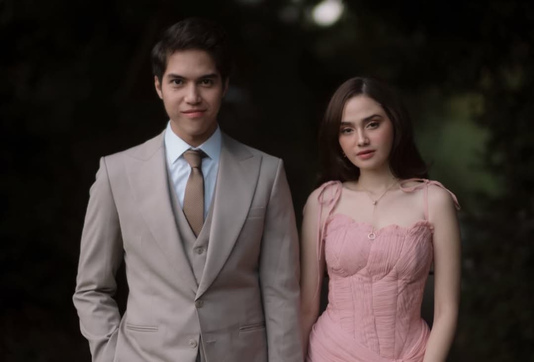 El Rumi dan Syifa Hadju Pilih Logam Mulia untuk Souvenir Pernikahan El Rumi dan Syifa Hadju Pilih Logam Mulia untuk Souvenir Pernikahan