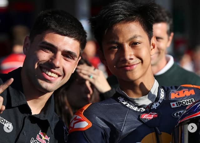 Pembalap Indonesia Kiandra Ramadhipa Dapat Bonus Rp50 Juta Usai Juara Red Bull Rookies Cup Spanyol 2026! Pembalap Indonesia Kiandra Ramadhipa Dapat Bonus Rp50 Juta Usai Juara Red Bull Rookies Cup Spanyol 2026!