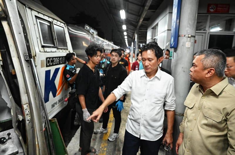 Kemenhub-KNKT Investigasi Kecelakaan Kereta di Stasiun Bekasi Timur Kemenhub-KNKT Investigasi Kecelakaan Kereta di Stasiun Bekasi Timur